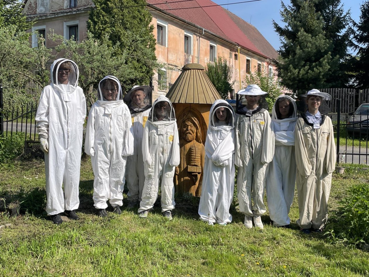 Včelí farma 6.D