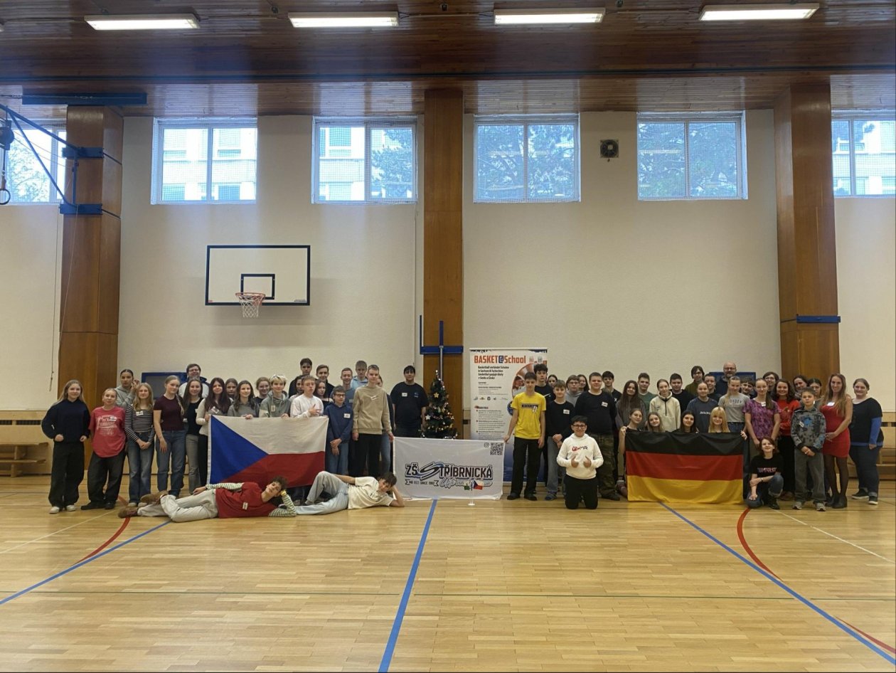 ZŠ Stříbrnická přivítala předvánoční čas mezinárodním setkáním se spřáteleným Gymnaziem LEO.